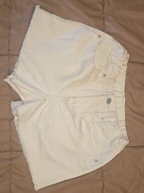 Old Navy Cream Denim Frayed-Hem Kids/Girls Shorts (10)
